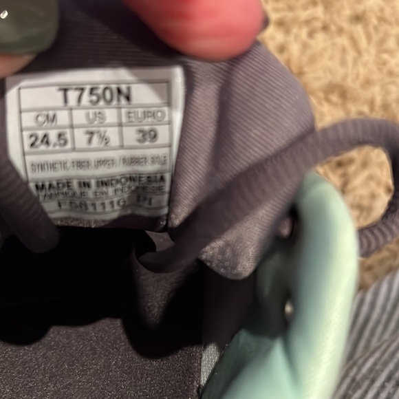 ASICS - Picture 5 of 5